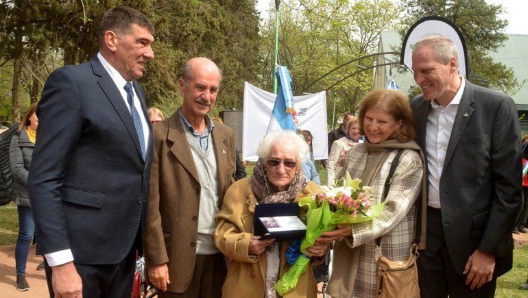 Quiénes son los vecinos y comercios que fueron distinguidos en el aniversario