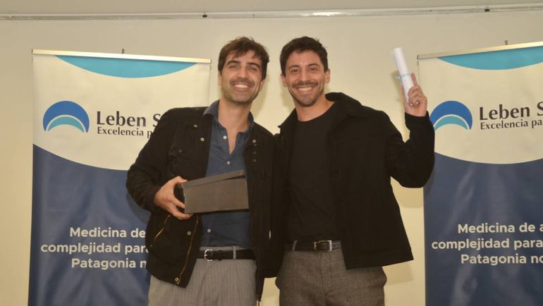 Educar en ciencia y salud da sus frutos: sueño cumplido para nuevos especialistas médicos