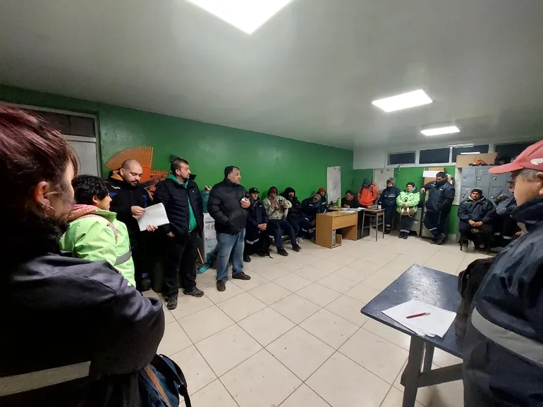 Los gremios municipales Soyem, ATE y Upcn consultaron a los trabajadores sobre los pasos a seguir. Querían más, pero acompañarán con condiciones el 14% propuesto por el Ejecutivo municipal.