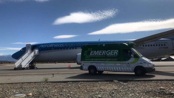 Tosió en un vuelo a Bariloche y causó una psicosis