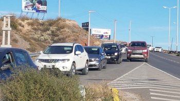 tercer puente: quiso pasar a un hombre en el baul y la atraparon