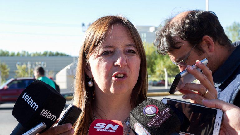 Regalaron 40 mil kilos de fruta para mostrar su crisis