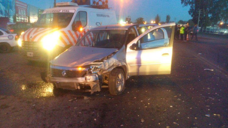 Mañana accidentada: dos camionetas y un auto protagonizaron un impresionante choque sobre la Ruta 22