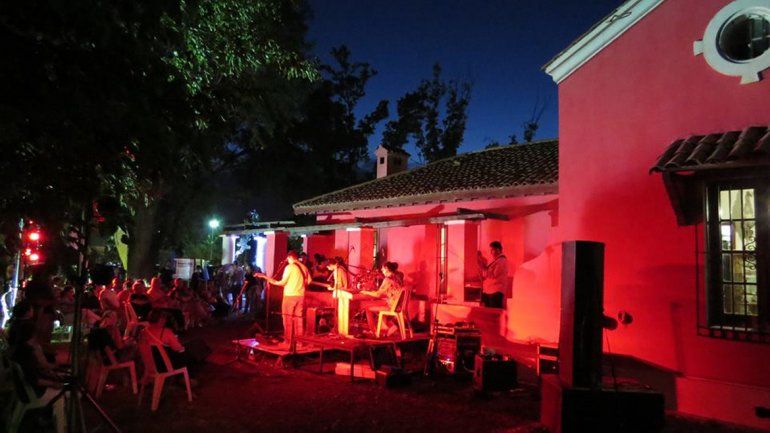 La noche del sábado se disfrutó de buena música en un espléndido lugar.
