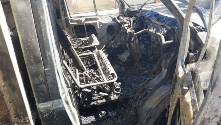 Se prendi&oacute; fuego un cami&oacute;n e investigan si fue intencional