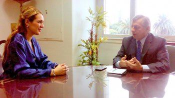 la defensora del pueblo se reunio con aranguren por el tarifazo de gas