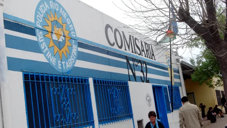 Los agentes de la Comisaría N°32 participaron en el allanamiento en el marco de la causa por tenencia de material de abuso sexual infantil.&nbsp;
