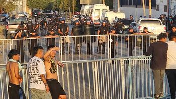 deportivo rincon tardo dos horas en salir del estadio tras la violencia en comodoro rivadavia