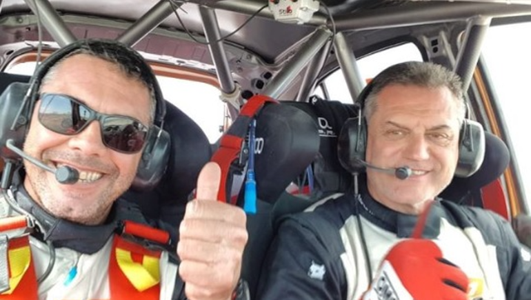 Vuelta de la Manzana. Carlos Bello junto a su navegante Gustavo Breglia