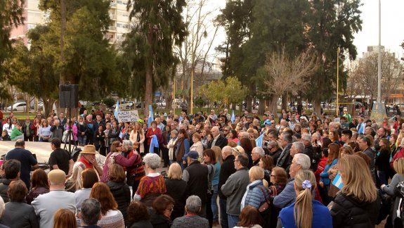 Tortoriello encabezó la marcha de apoyo  al presidente Macri