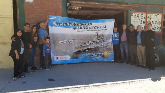 El Municipio le regaló un cartel a la gomería Ara General Belgrano