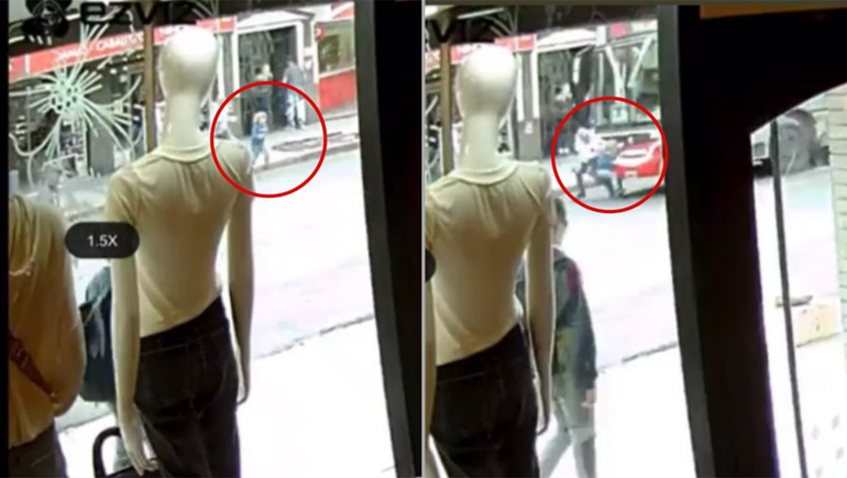 Video: se soltó de la mano de su papá en la calle y lo atropelló un colectivo