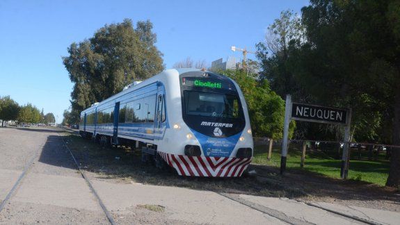 arreglaron el tren del valle y se restablecio el servicio