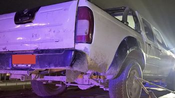 La camioneta del hombre sosprendido manejando por la Ruta Nacional 22 nada menos que con 2,61 gramos de alcohol por litro de sangre. La camioneta del hombre sosprendido manejando por la Ruta Nacional 22 nada menos que con 2,61 gramos de alcohol por litro de sangre.