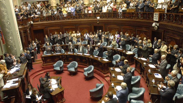 Crisis: Uruguay pide eliminar impuestos al agua mineral