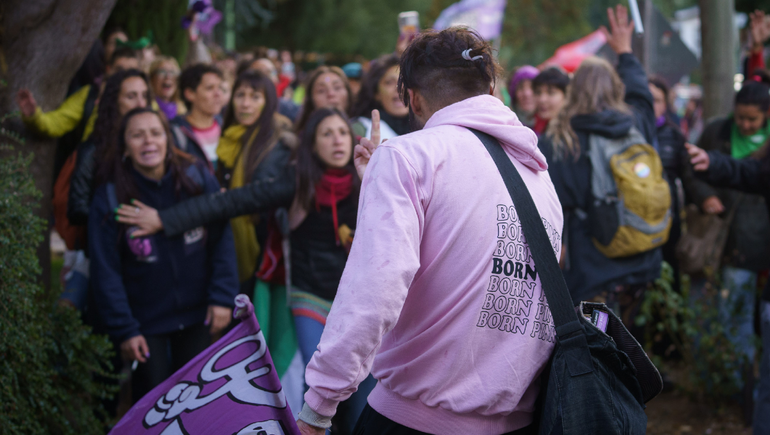 Quién es el agresor de las mujeres que marcharon en San Martín de los Andes