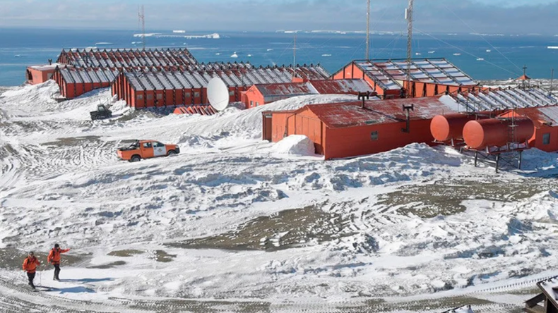 Docentes universitarios están hace casi 3 semanas varados en Base Marambio.
