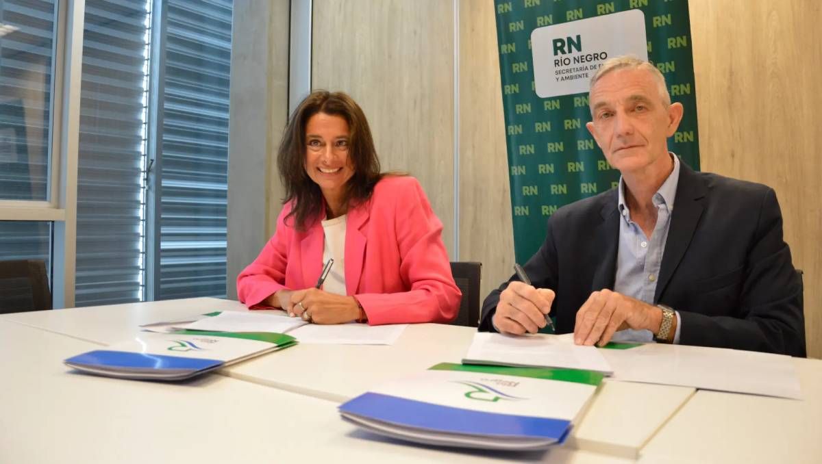 Firmaron la extensión de dos contratos pretroleros