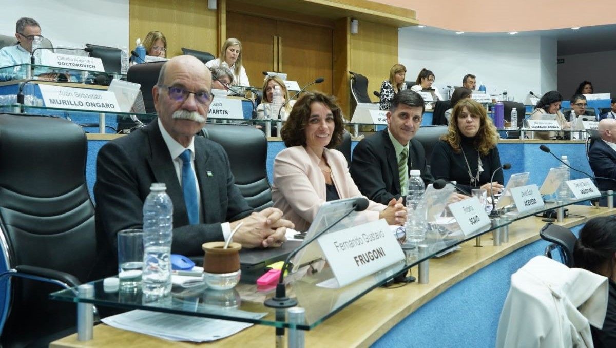 Legisladores del bloque CC-Ari, presentaron el proyecto que establece un mecanismo de cobro de las deudas que tengan funcionarios públicos con el estado provincial.&nbsp;