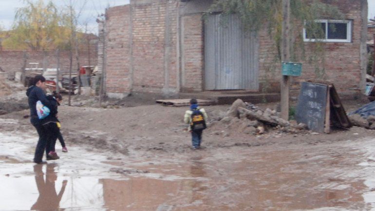 Las tomas quieren ser dueñas de la tierra para recibir obras de infraestructura.