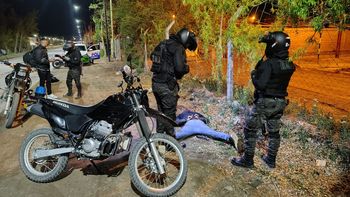 La Policía de Río Negro logró secuestrar un arma de fuego y envoltorios de droga en un operativo alertado por el 911.