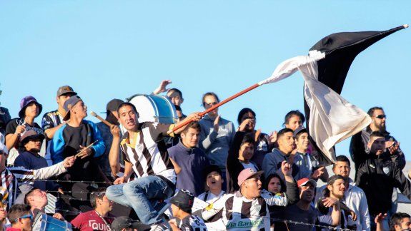 Los hinchas pidieron que la directiva intercediera en la liberación de los detenidos el domingo en La Visera.