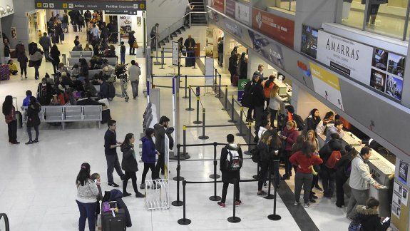 Flybondi lo hizo de nuevo: desde el lunes hay 180 pasajeros varados 