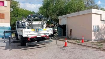 Edersa trabajó esta mañana para reponer el servicio en el lugar. Foto: Gentileza. Edersa trabajó esta mañana para reponer el servicio en el lugar. Foto: Gentileza.