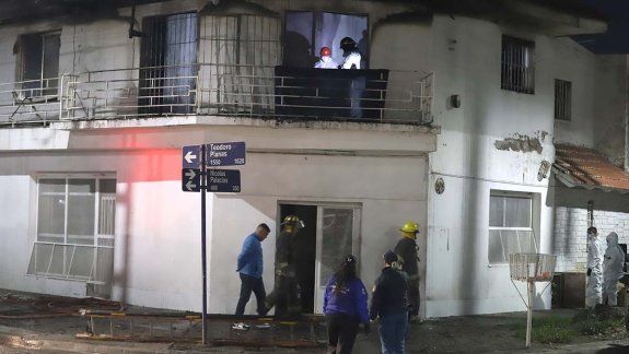 Quedaron escombros en el departamento en el que murieron tres personas.
