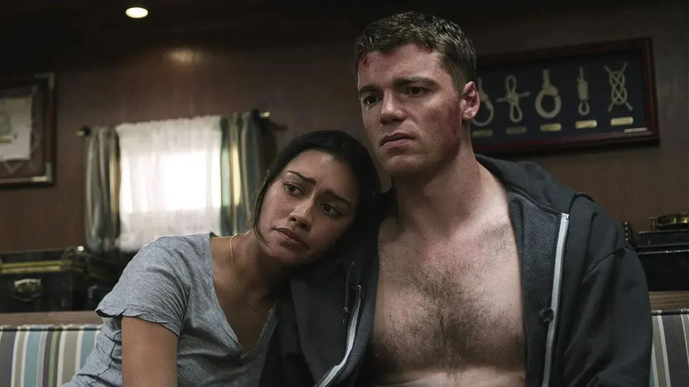 El Agente Nocturno ya la rompe en el estreno de su tercera temporada.