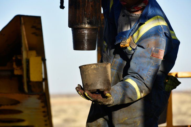 Las proyecciones marcan que los precios del petróleo se mantendrán estables. REUTERS/Nick Oxford