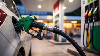 La caída ocurrió en una estación de servicio, donde el usuario resbaló en una mancha de aceite en el sector de lubricación. | LMCipolletti.com La caída ocurrió en una estación de servicio, donde el usuario resbaló en una mancha de aceite en el sector de lubricación.