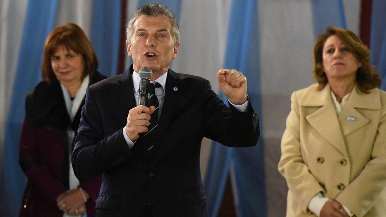 En el acto por el día de la Bandera, Macri apuntó contra los Moyano