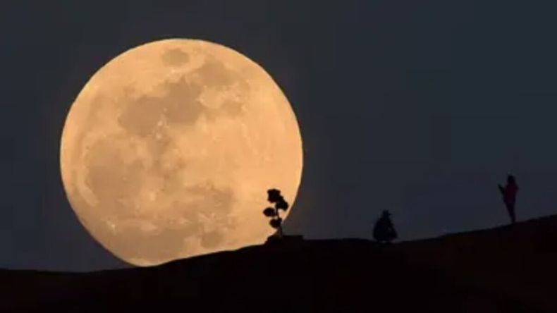 La Luna se acercará a 357.219 kilómetros, distancia que aumentará su tamaño aparente un 8% frente a una Luna llena promedio.
