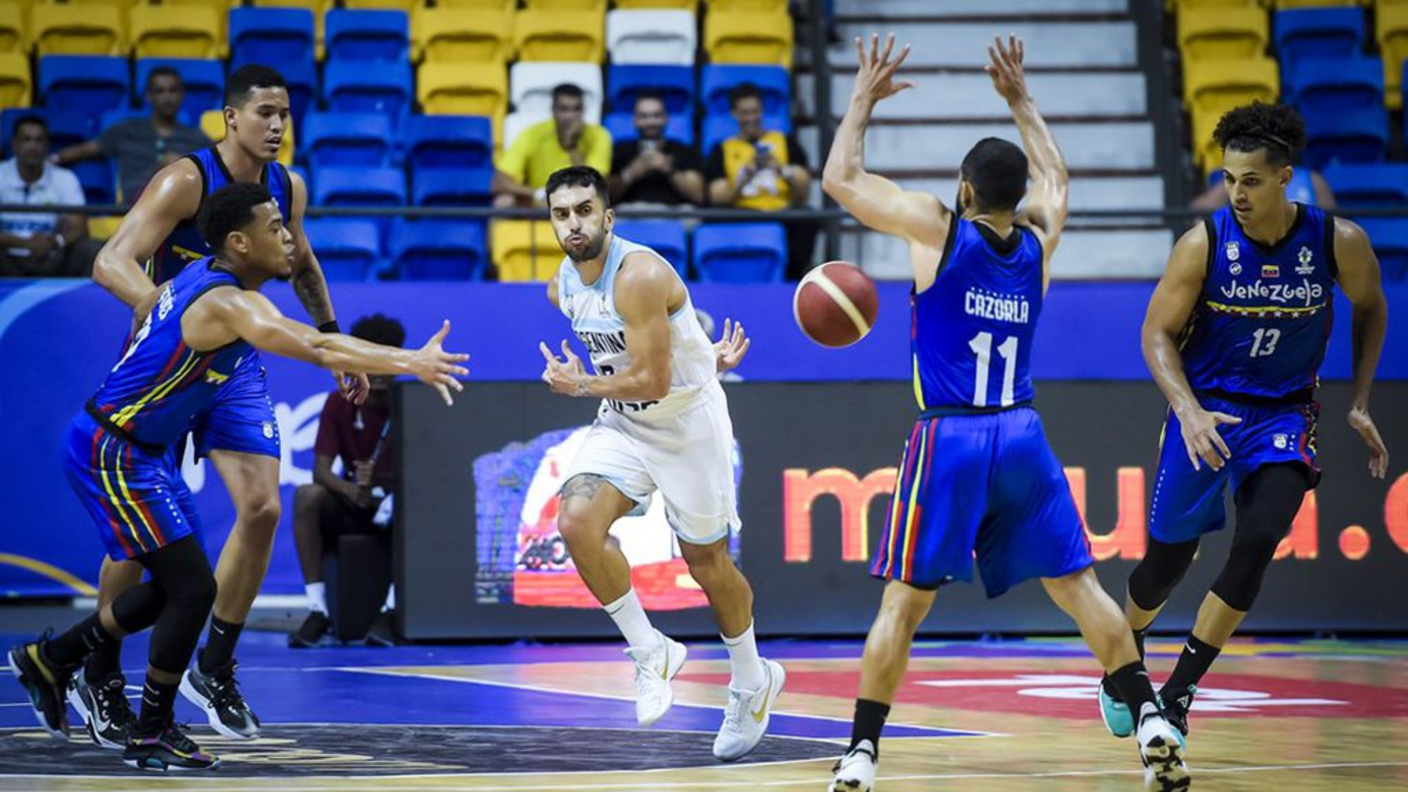 La selección argentina venció a Venezuela y buscará el pase a la final ante Estados Unidos
