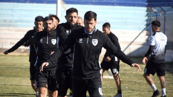 Cipolletti va por todo ante Olimpo