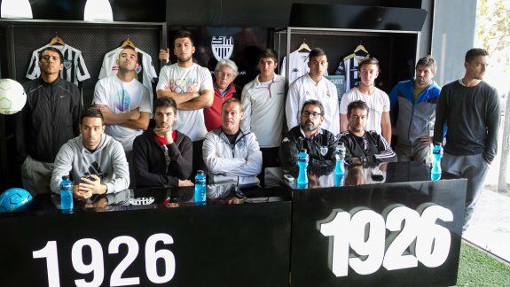Los jugadores respaldaron a Homann y le pidieron que siga. Nos reunimos los más grandes y le dimos a entender que tenía que seguir, dijo Medina.