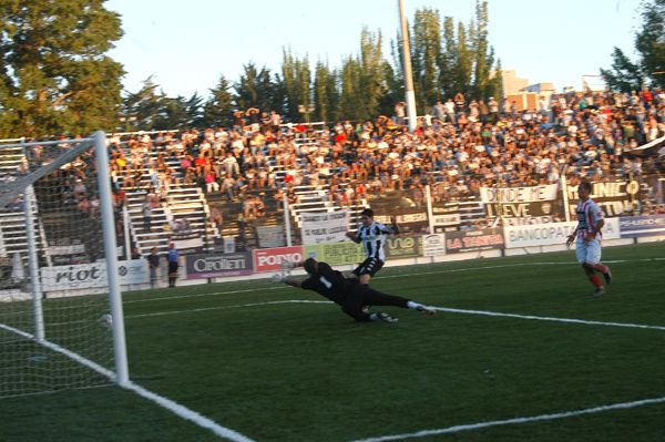 Cipo volvió a la victoria en una renovada Visera