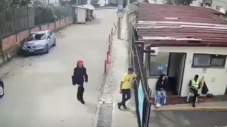 El hombre irrumpió de manera sorpresiva en pleno set de filmación.&nbsp;