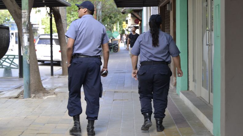 Robos, hurtos y homicidios dolosos registraron uan baja en 2025. Desde el gobierno se descata que es consecuencia de la inversión en materia de seguridad. | LMCipolletti.com Robos, hurtos y homicidios dolosos registraron uan baja en 2025. Desde el gobierno se descata que es consecuencia de la inversión en materia de seguridad.