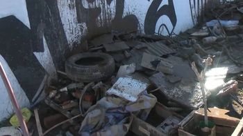 Aguas Rionegrinas encontró un basural en la cisterna de las 1200 Viviendas.