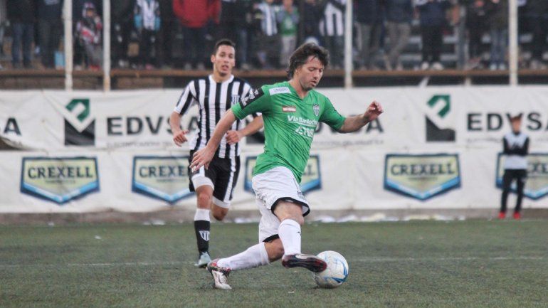 Weiner el autor de un gol que mantiene a Cipo en carrera ante Gimnasia de Mendoza.