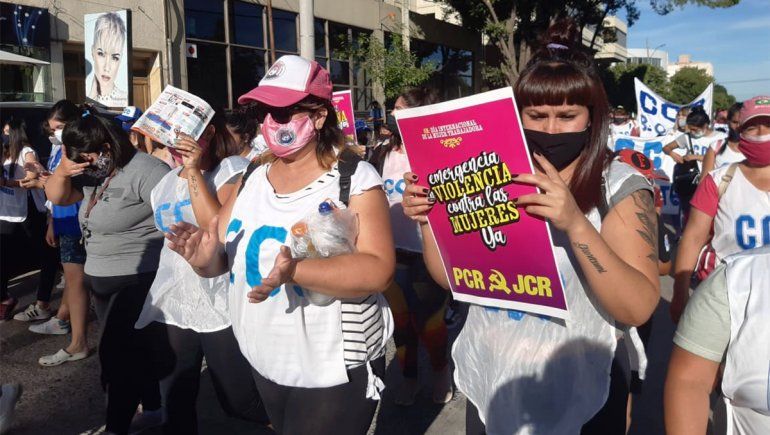 Marchan por las dos mujeres muertas en el Alto Valle