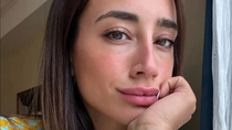 quien es laura belen arrieta, la azafata acusada de entrar al pais con 10 valijas sin declarar