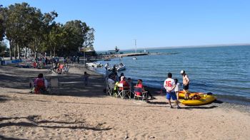 Este verano, habrá que pagar estacionamiento de viernes a domingos en el Lago Pellegrini.