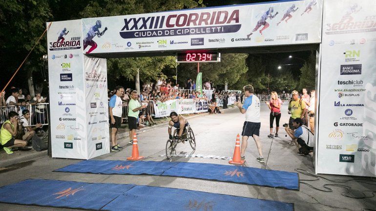 Una fiesta: mirá todo el color de la  33ª Corrida de Cipolletti