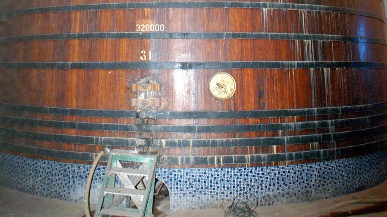 La cuba de madera de la sidrera fue la más grande del mundo en su tipo.