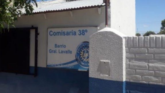 Atacaron a policías y una comisaría&nbsp;