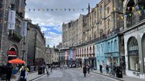 Un viaje de turistas de Río Negro a Europa terminó en una estafa, en Edimburgo, Escocia.