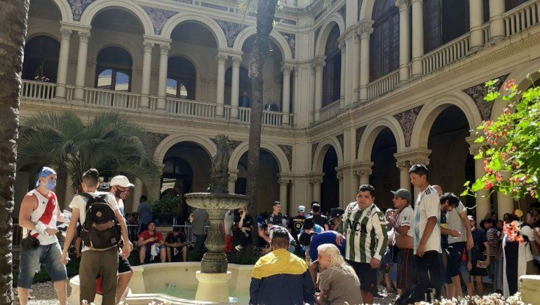 Tensión y desborde en Casa Rosada en el adiós a Diego